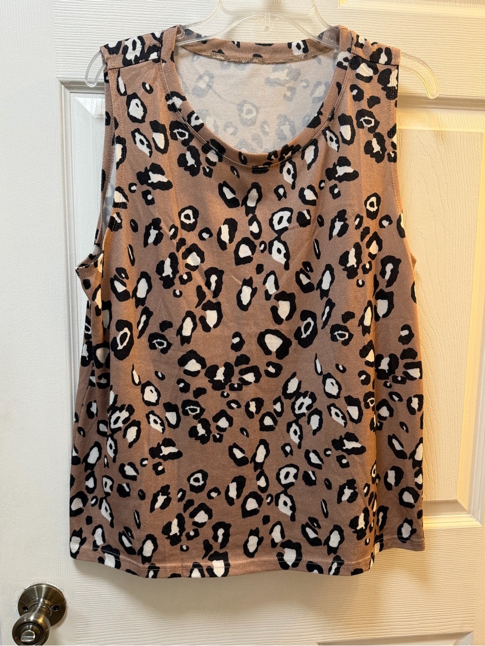 Sleeveless Leopard Print Tank Top - Brown